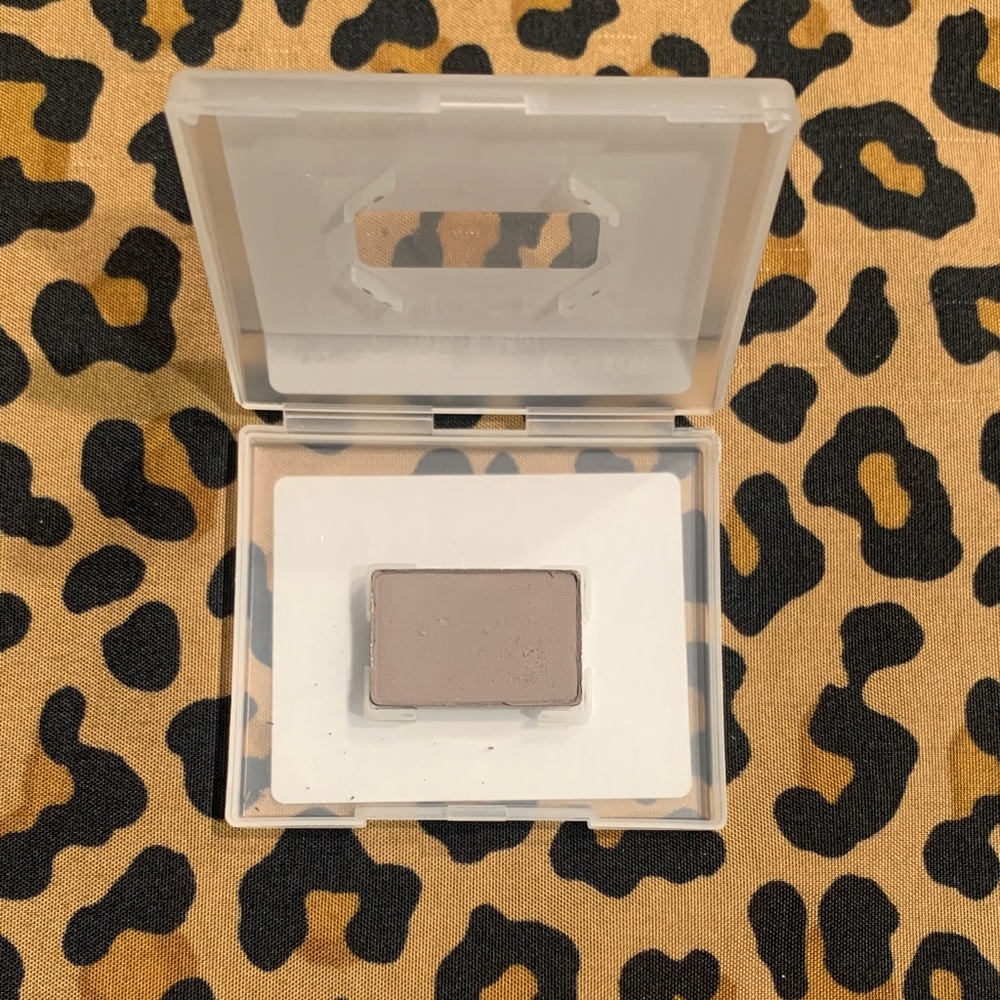 Mary Kay ChromaFusion Eyeshadow — Cashmere Haze - Picture 2 of 2
